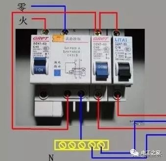 配電箱標(biāo)準(zhǔn)、接線方法、安裝方法和分類等。被詳細(xì)描述并且一次清楚。